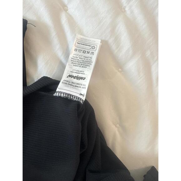 NWT Edikted High Cut Ribbed V Neck Bodysuit Sz Small - Picture 14 of 14